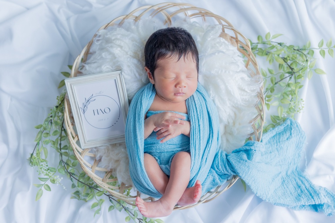 村井 智久が撮影した「ニューボーンフォト」の写真