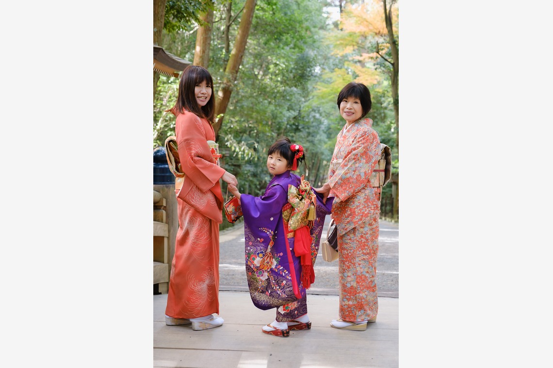 高夏写真店が出張撮影した家族写真(キッズ,ベビーフォト)などが写った「七五三の撮影」の家族写真