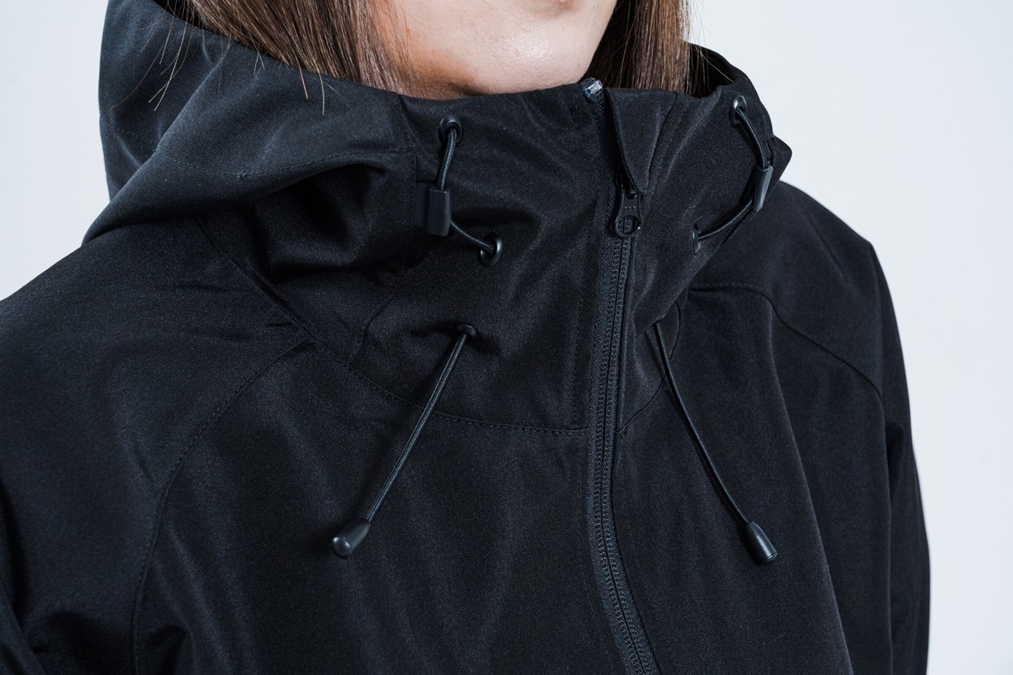 山内康平が撮影した「スノーボード・ウェアブランドスタジオ撮影」の写真