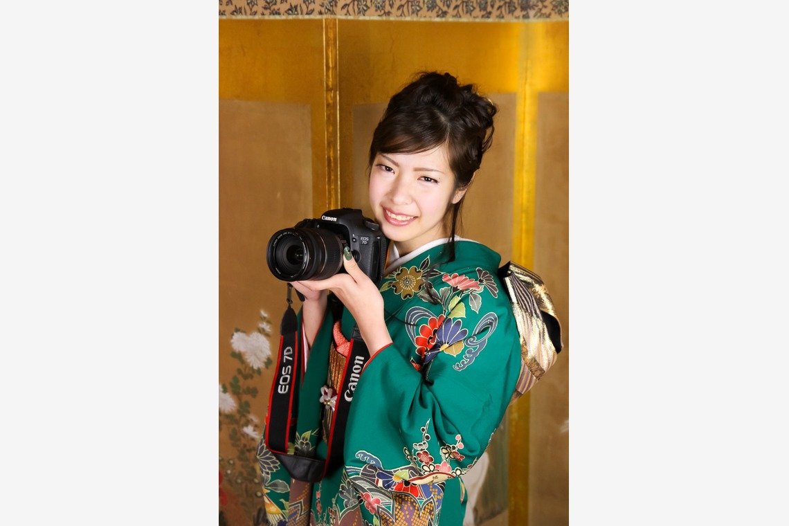 スマイルハンターが出張撮影した家族写真(キッズ,ベビーフォト)などが写った「成人式フォト」の家族写真