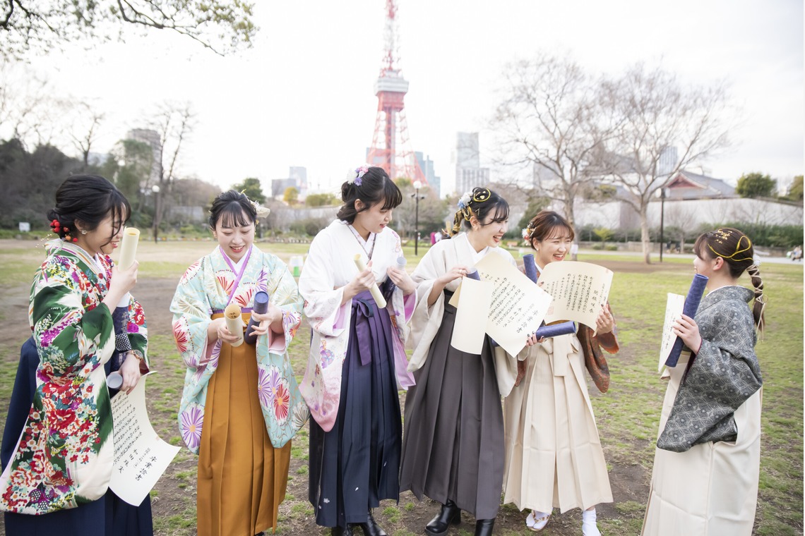 山下　剛が出張撮影した家族写真(キッズ,ベビーフォト)などが写った「卒業フォト」の家族写真