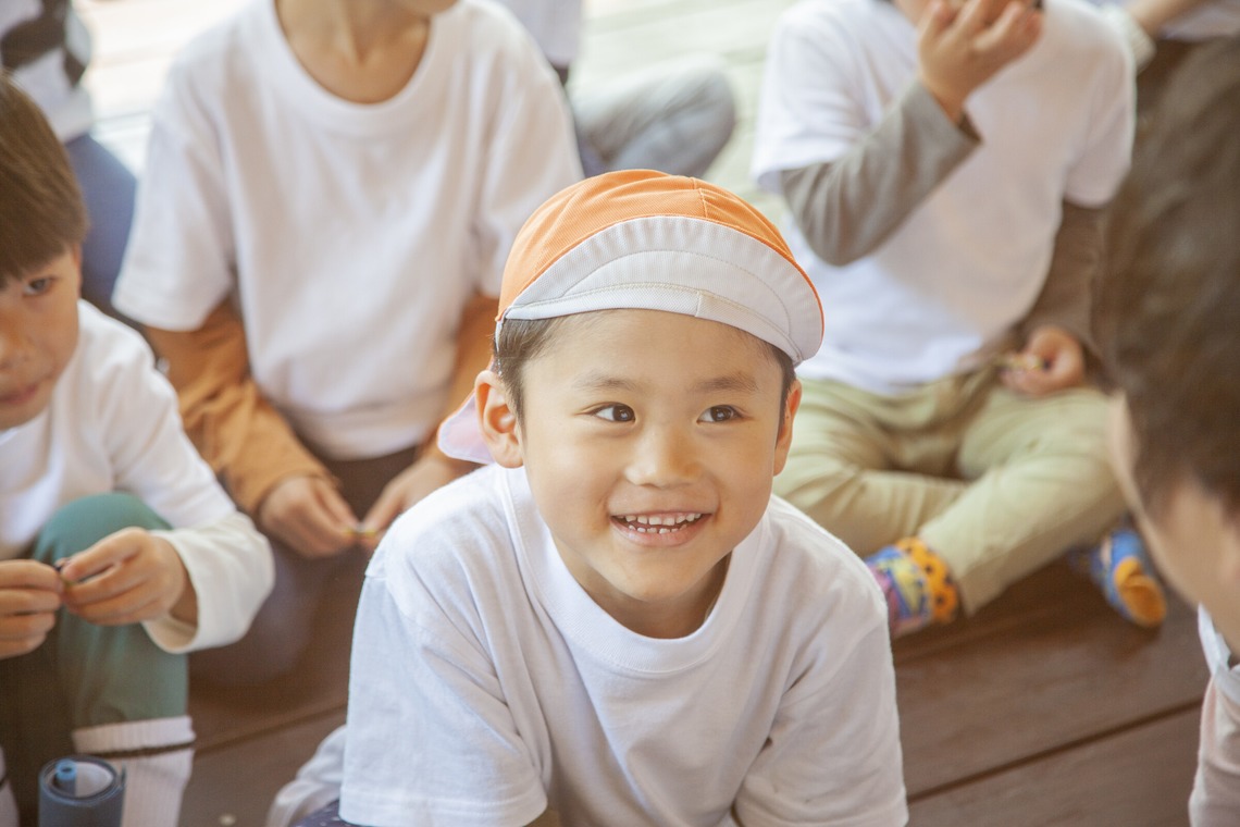 スタジオ11が出張撮影した家族写真(キッズ,ベビーフォト)などが写った「保育園（５歳児）お楽しみ会」の家族写真