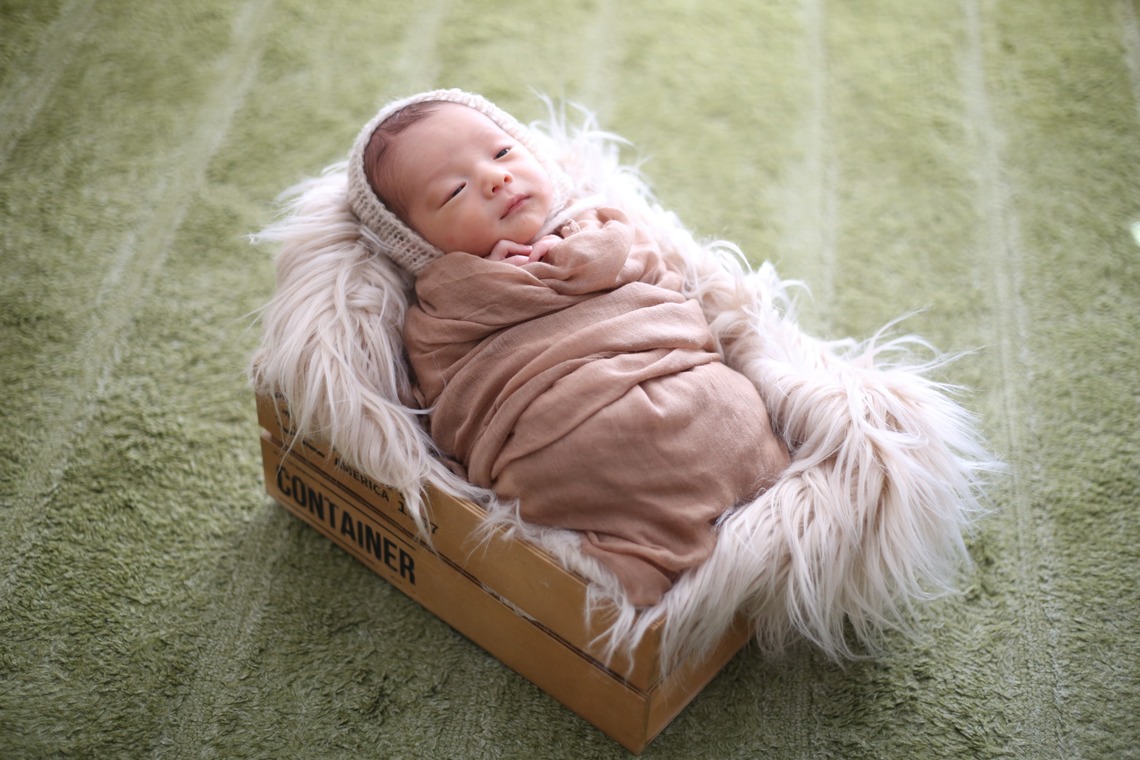 出張撮影HUG TIMEが撮影した「ニューボーンフォト＠ご自宅」の写真