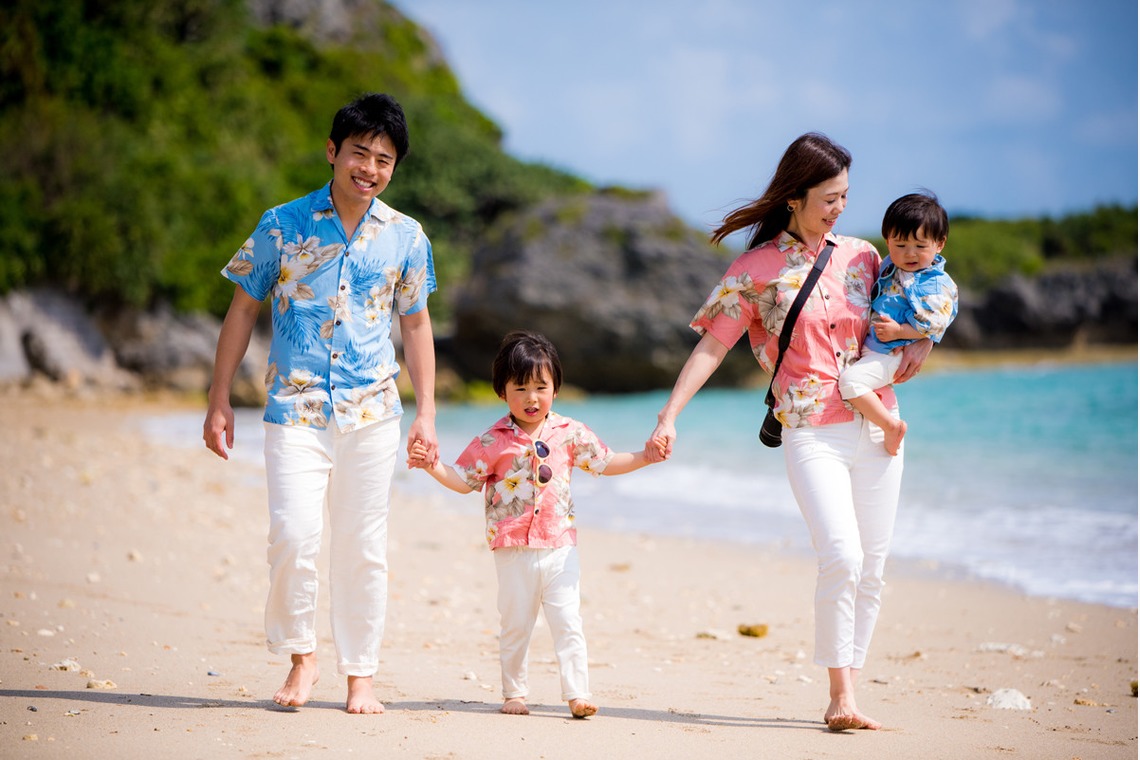 NanoStyleが出張撮影した家族写真(キッズ,ベビーフォト)などが写った「沖縄ファミリーフォト」の家族写真