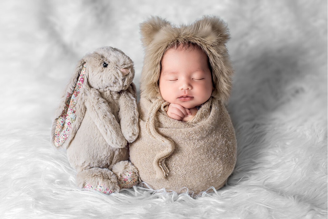 AXiS Photo Servise 藤井靖史が出張撮影した家族写真(キッズ,ベビーフォト)などが写った「ニューボーンフォト」の家族写真