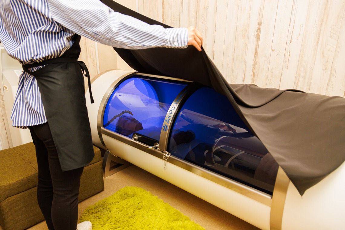 Yusuke Usuiが撮影した「水素カプセル MOPI 内観・人物撮影」の写真