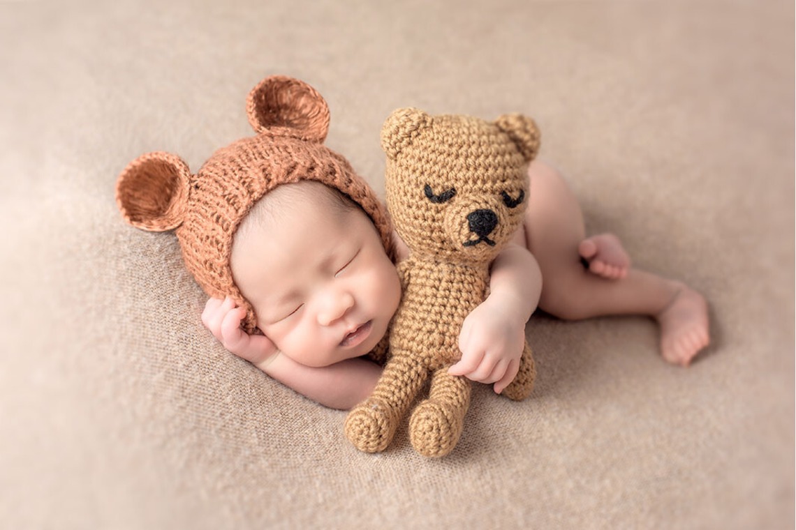 AXiS Photo Servise 藤井靖史が出張撮影した家族写真(キッズ,ベビーフォト)などが写った「ニューボーンフォト」の家族写真