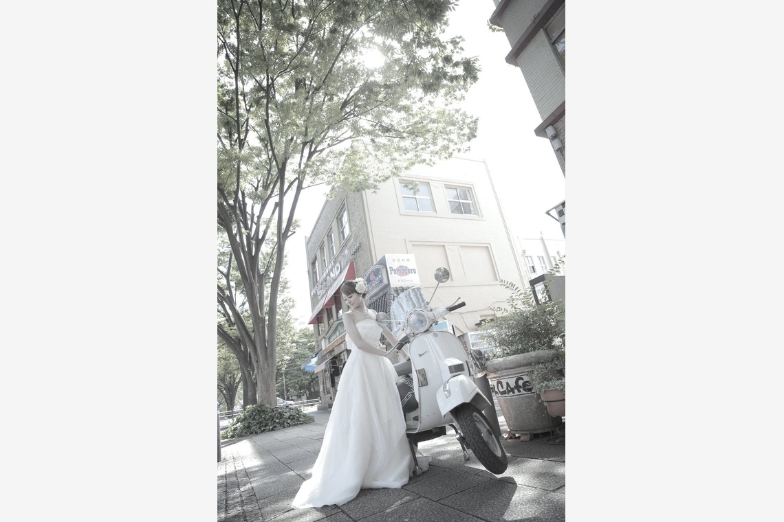 Photo of outdoor pre wedding photos taken by STUDIO AQUA