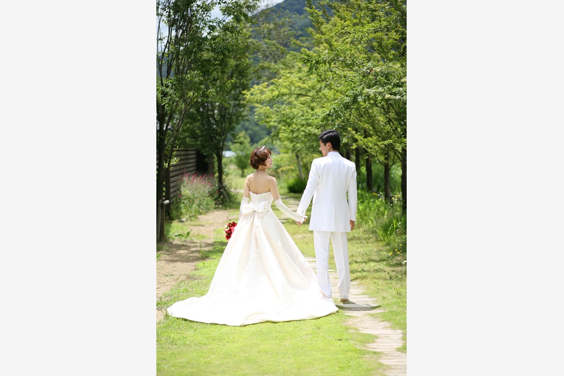 オフィスワイエス（SHO YAMAOKA）が撮影した写真のアルバム「ウェディング当日写真」