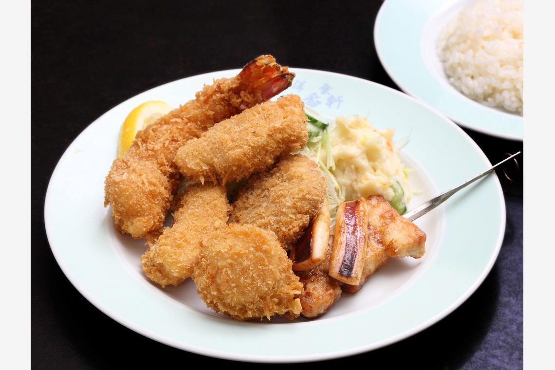 森安　照が撮影した「おむすび・惣菜」の写真