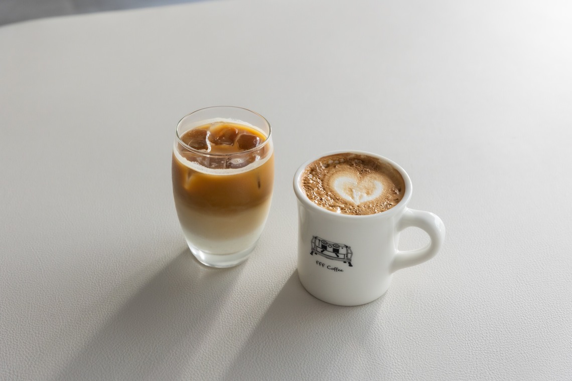 株式会社Ervaが撮影した「カフェ内観＆メニュー撮影」の写真