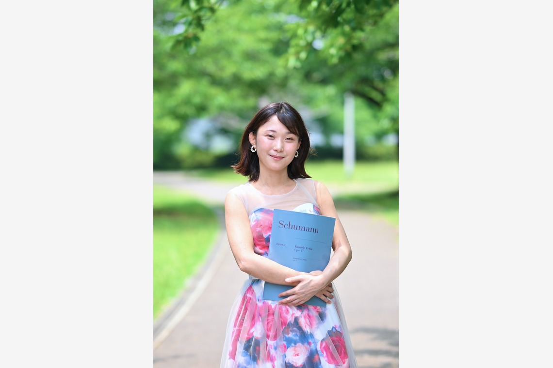 デザイン＆フォト内藤が撮影した写真のアルバム「ピアノ教室の先生のポートレート」