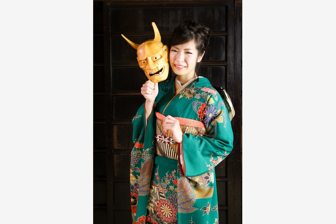 スマイルハンターが出張撮影した家族写真(キッズ,ベビーフォト)などが写った「成人式フォト」の家族写真