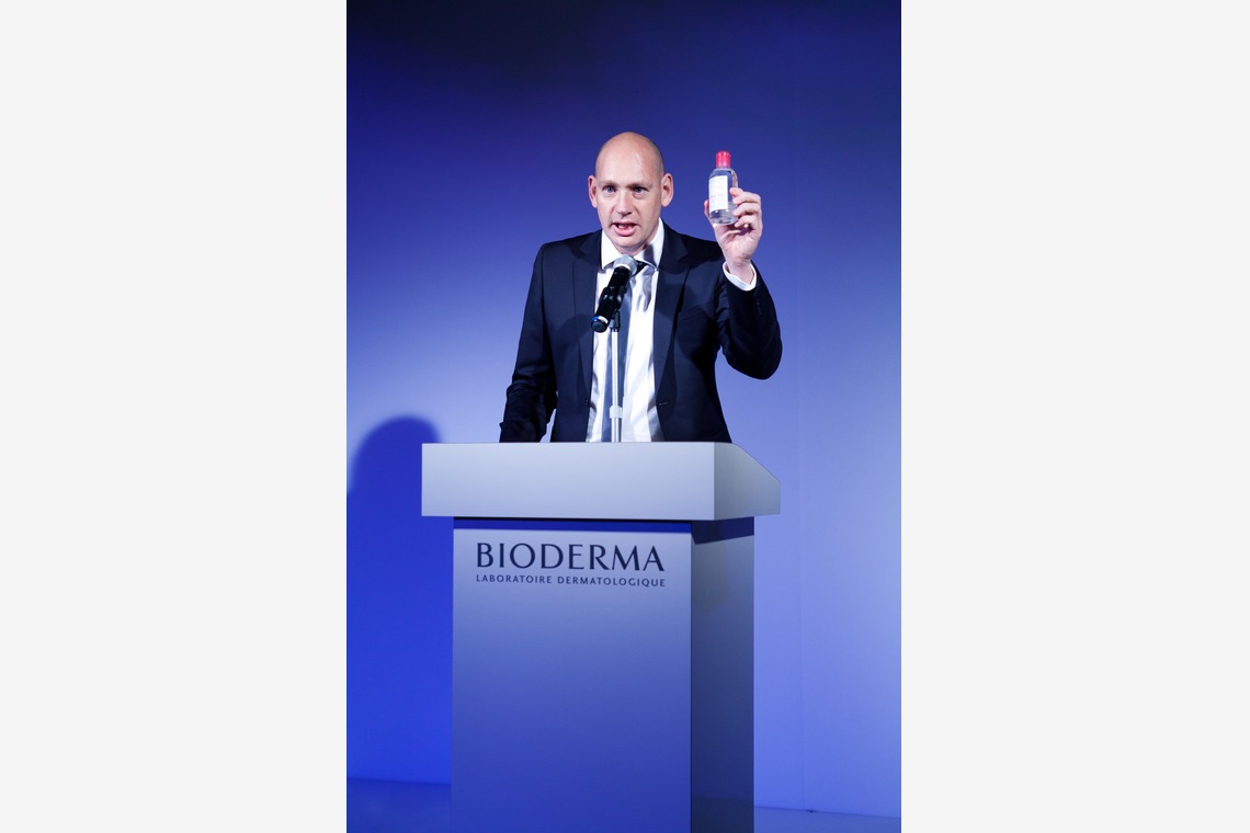 小浜守也が撮影した「プレゼンテーション」の写真