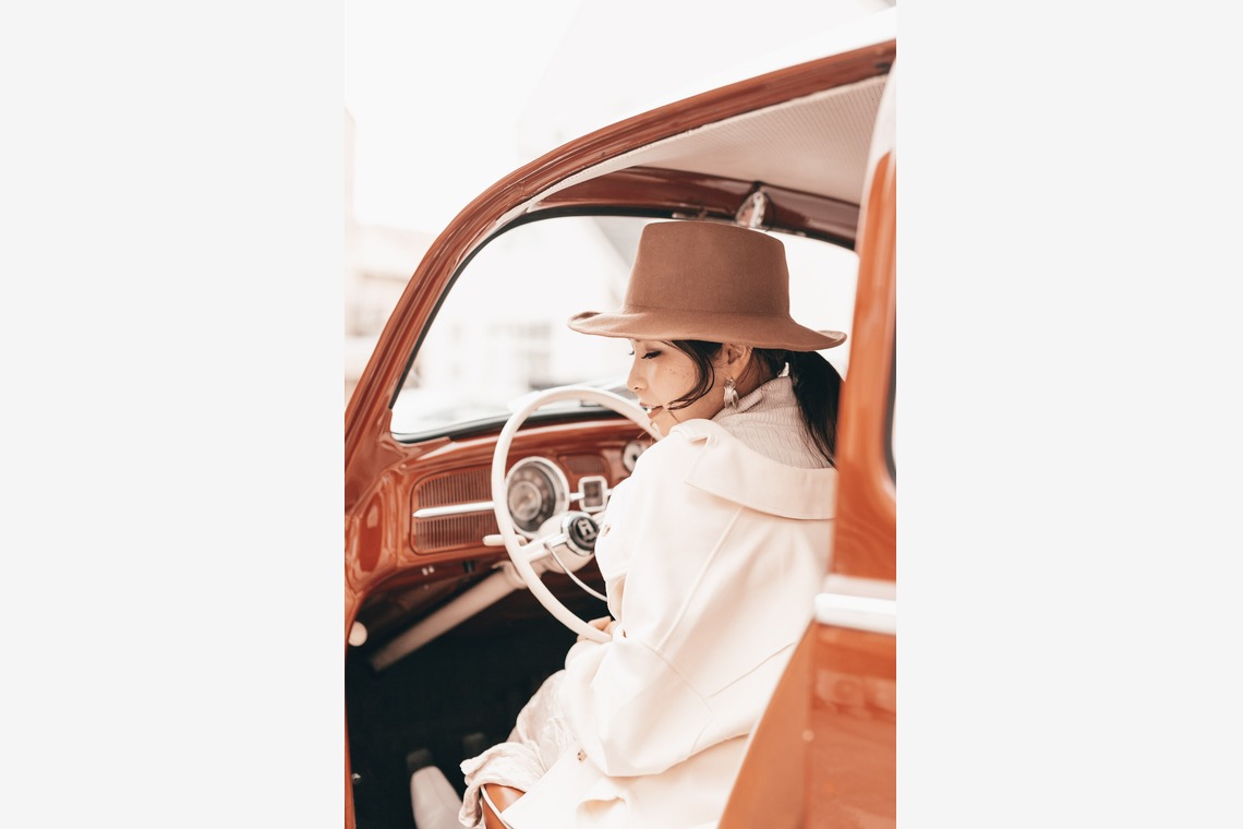 石井俊輔が撮影した写真のアルバム「Cars and Model Oki」