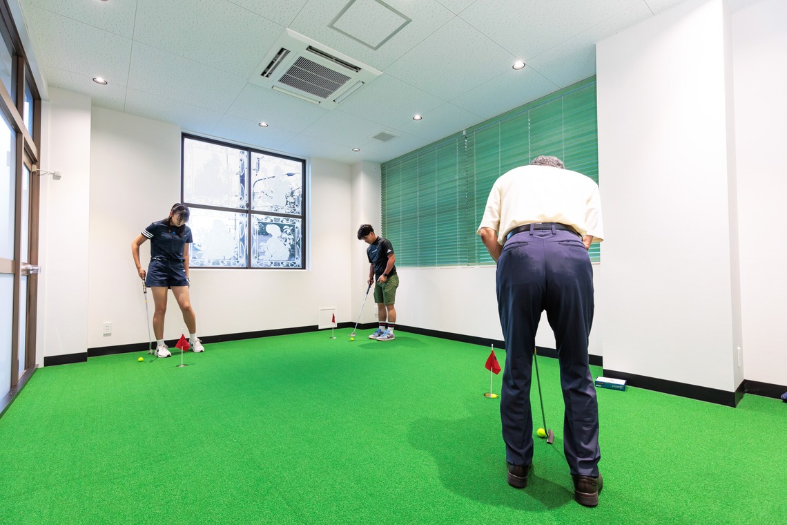 イトウ　ノブミチが撮影した「インドアゴルフ練習場撮影例_01」の写真