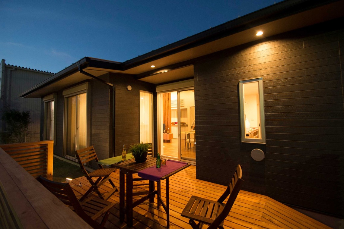 佳川奈央が撮影した写真のアルバム「建築物」