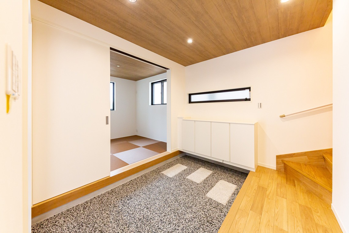 滋賀淳が撮影した写真のアルバム「建築、店舗、竣工」