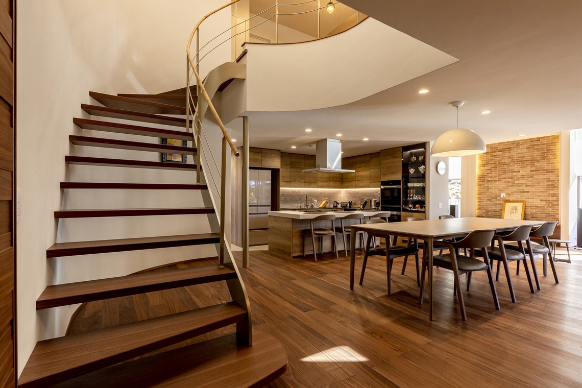 村川写真事務所が撮影した写真のアルバム「札幌　住宅　建築　竣功写真　商業施設　飲食店　内観　外観」