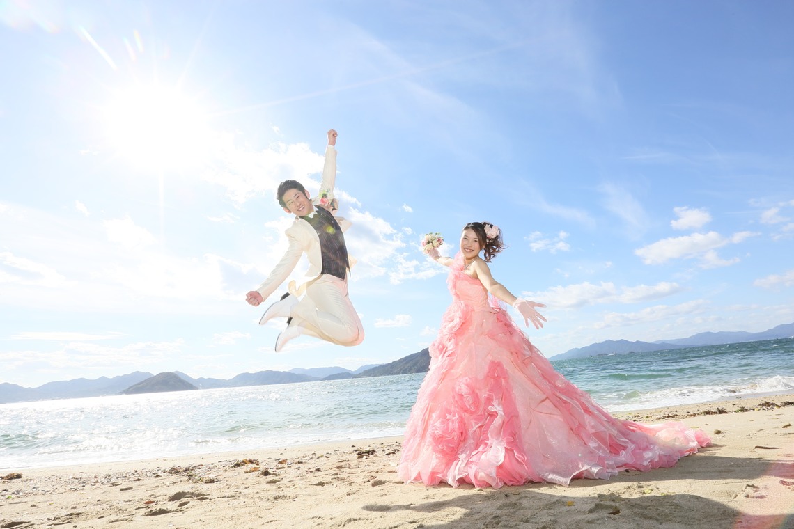 KIKIウェディングが撮影した写真のアルバム「海と和装とイルミネーション」