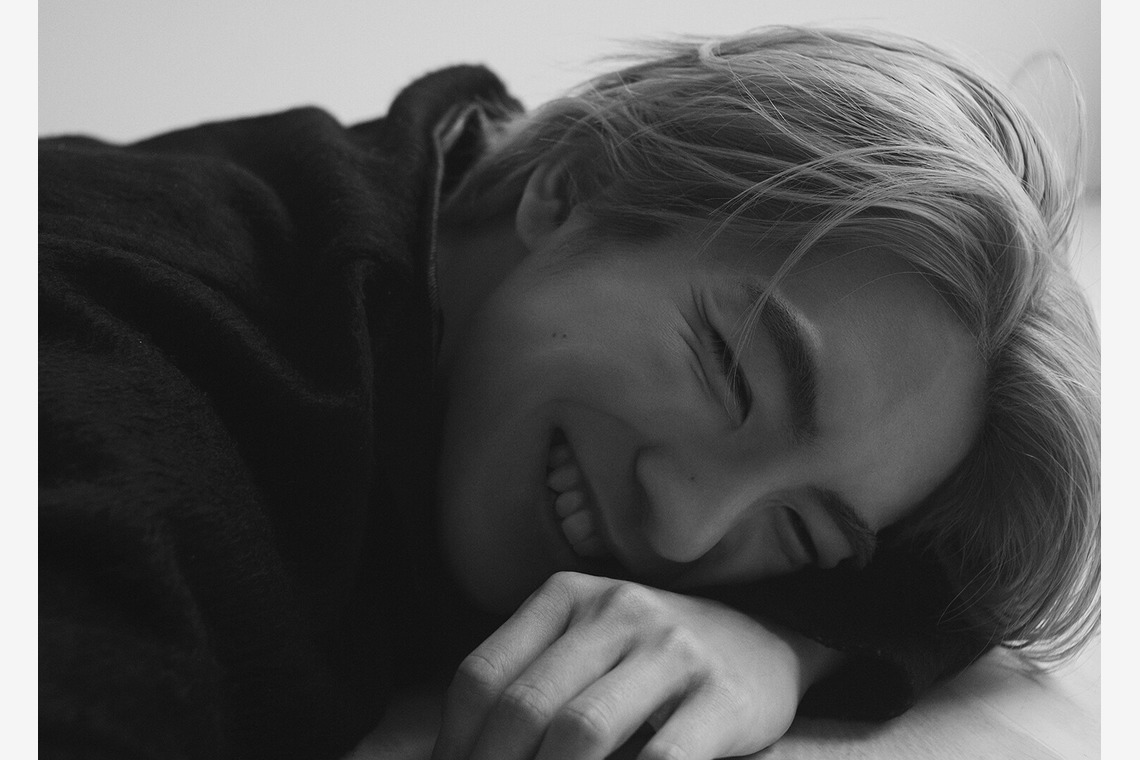 濱田茉里が撮影した写真のアルバム「ポートレート」