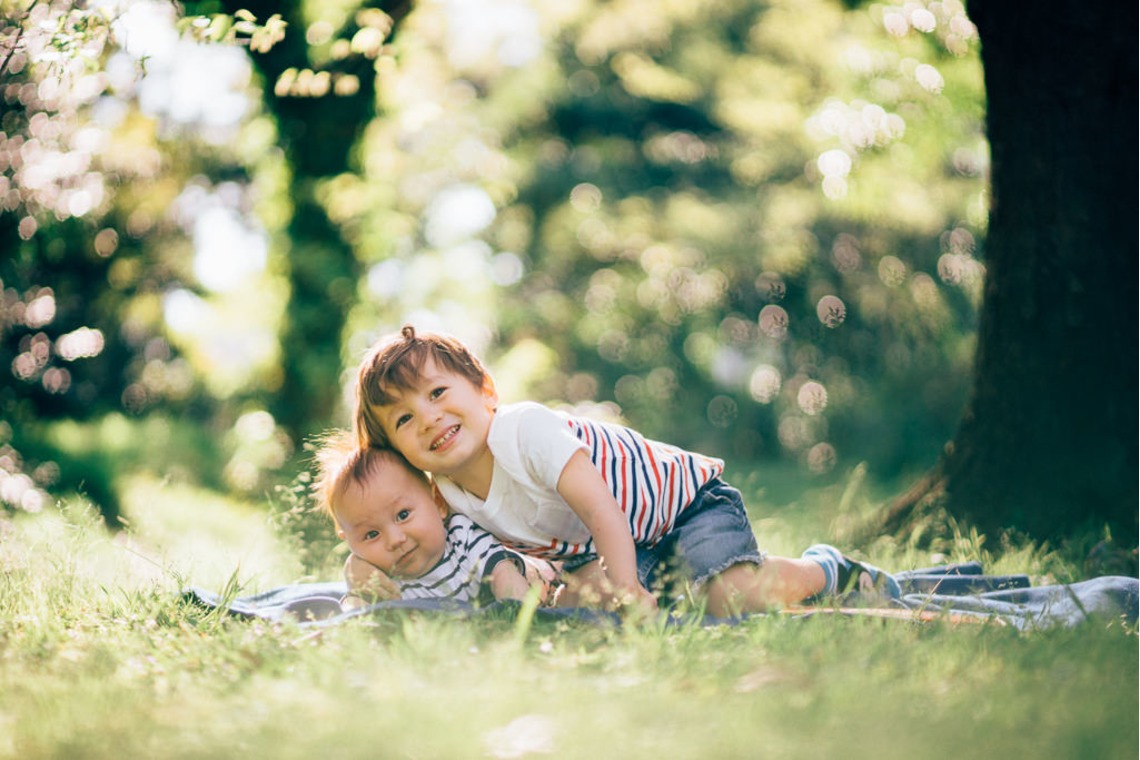 Spicer & Naoiが撮影した「映画のワンシーンのような家族写真」の写真