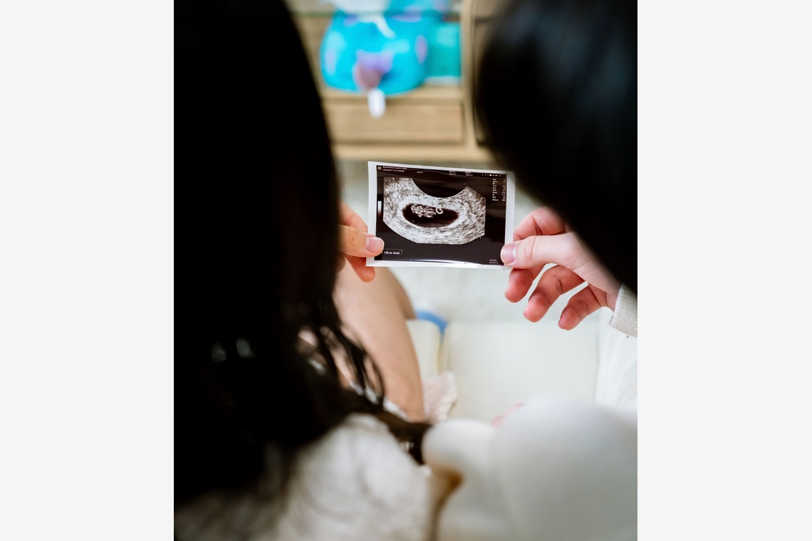 コモニアが撮影した「マタニティフォト（お客様 ご自宅)」の写真