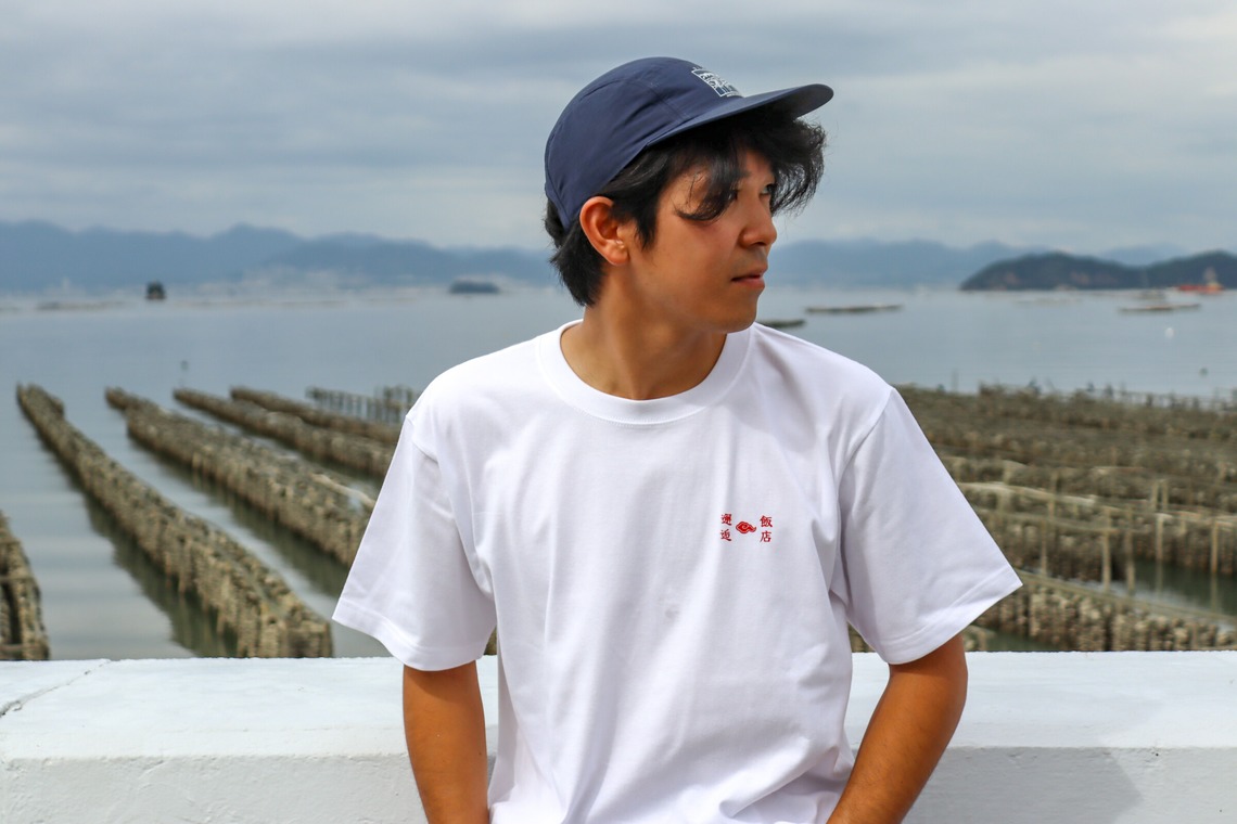 心綴フィルムが撮影した「邂逅飯店オリジナルTシャツ宣材写真」の写真