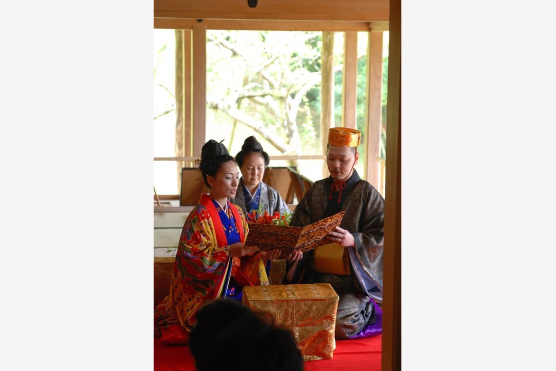 Avenir（山宮 敏明）が撮影した写真のアルバム「琉球衣裳で結婚式」