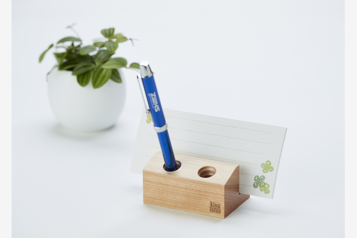 ディス・ワンが撮影した写真のアルバム「プロダクツ」