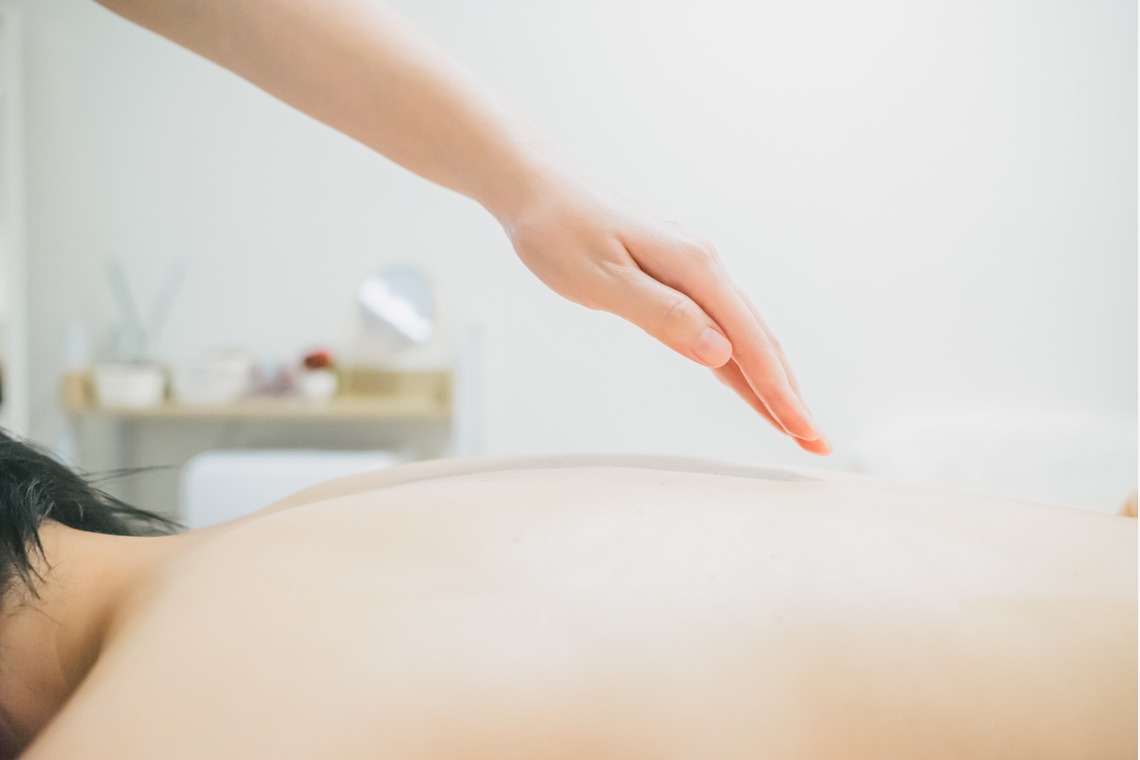 出張撮影 中村まみこが撮影した「プライベートサロン施術風景」の写真