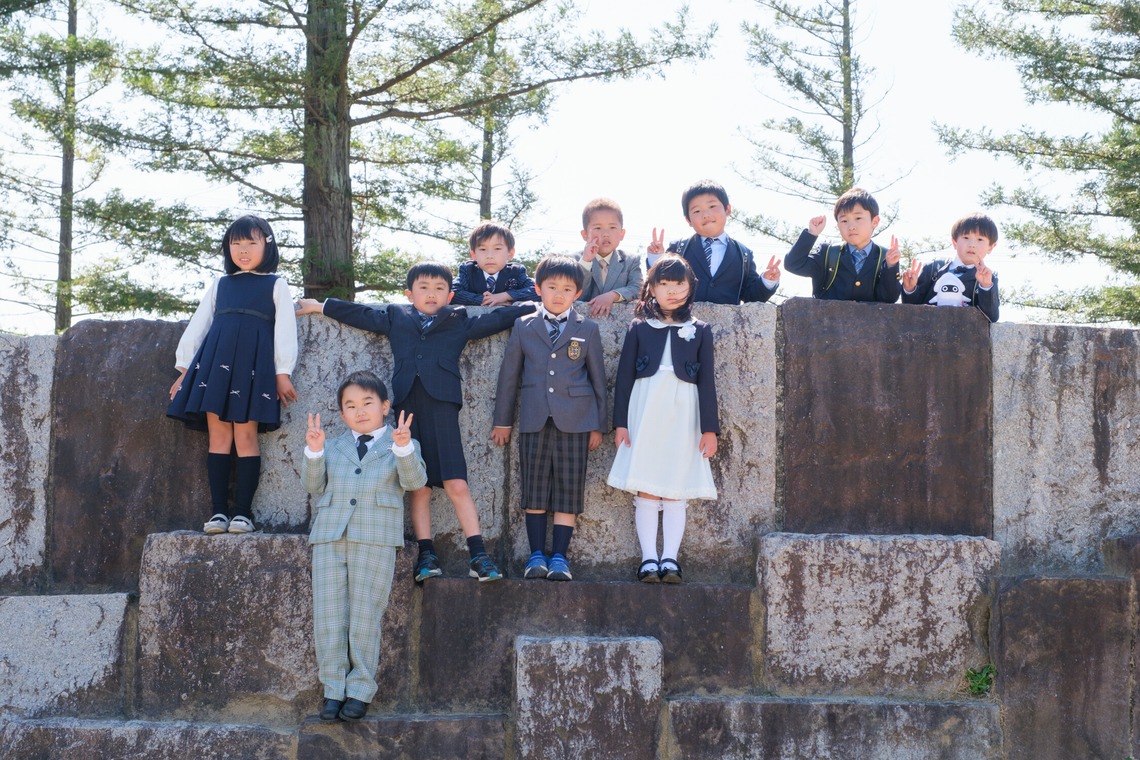 高夏写真店が出張撮影した家族写真(キッズ,ベビーフォト)などが写った「入学記念の写真撮影」の家族写真