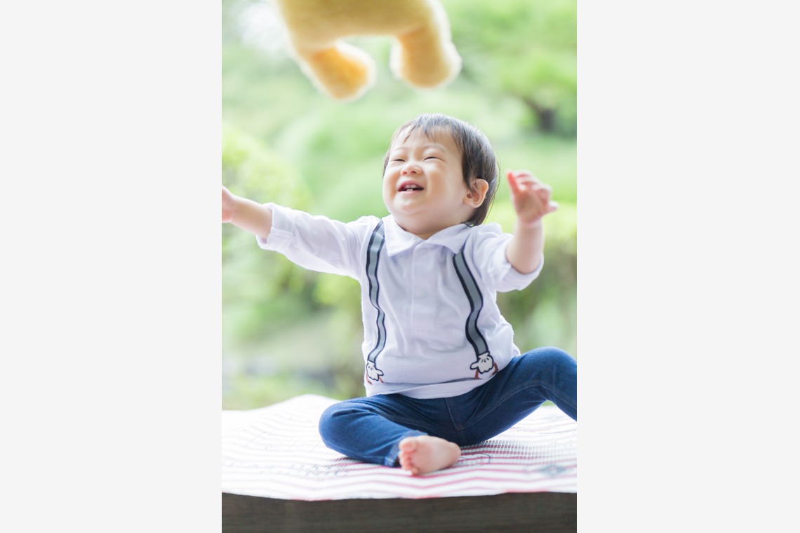 Domoto Takayukiが出張撮影した家族写真(キッズ,ベビーフォト)などが写った「横浜三渓園での記念撮影」の家族写真