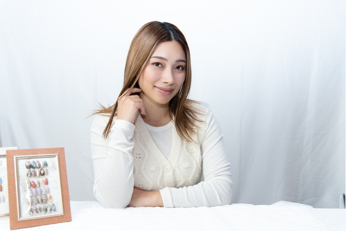 lin photodesignが撮影した「ネイルサロンのスタッフプロフィール撮影」の写真