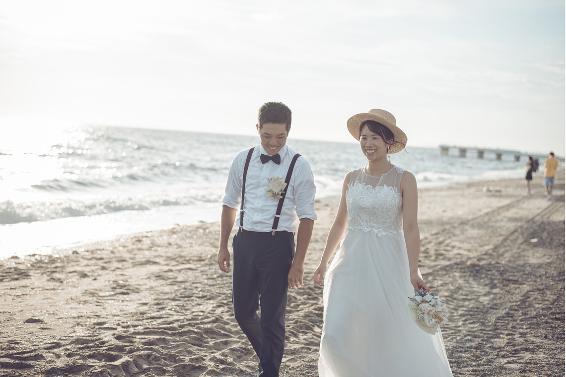 山下　剛が撮影した「海岸でのウェディングフォト」の写真