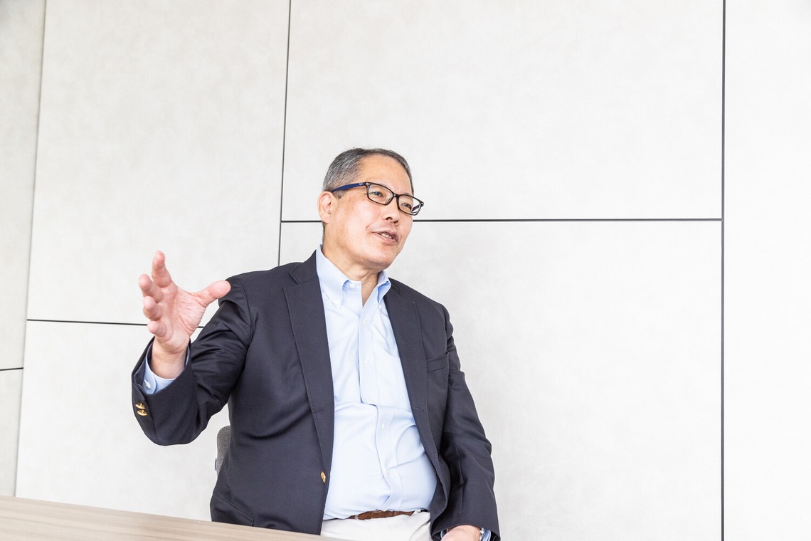 高田鴻平が撮影した「人物撮影(オフィス内)」の写真