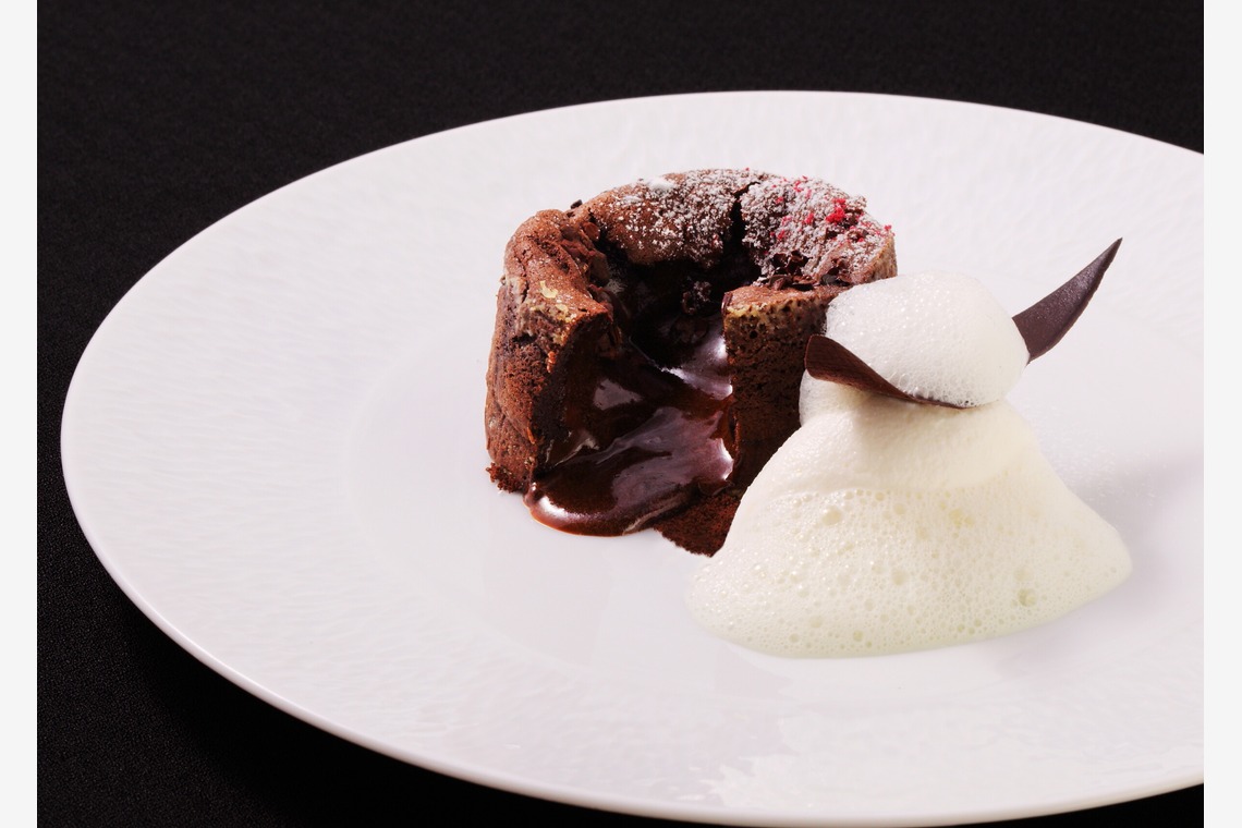 森安　照が撮影した「ホテル・レストラン（料理・ワイン・シャンパン・シェフ・ホールスタッフ・内観・イメージカット）」の写真