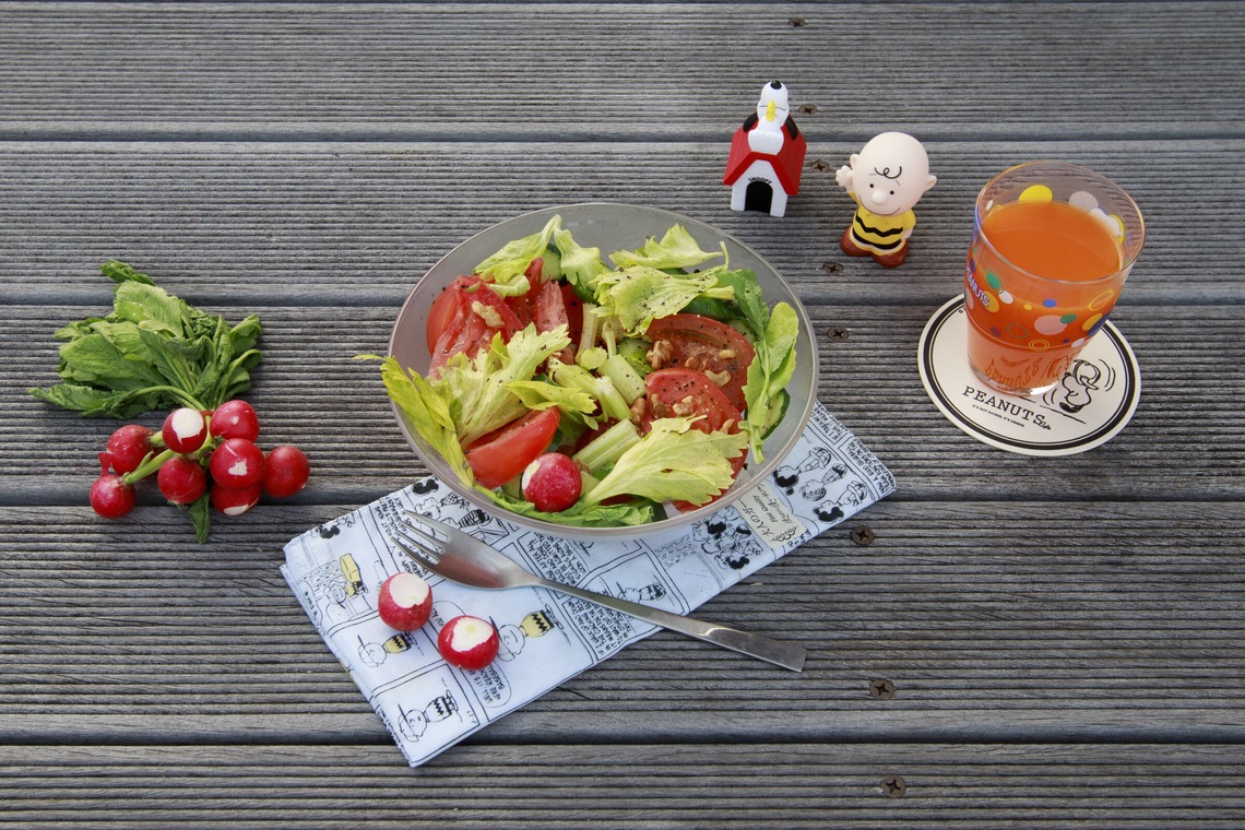 エレーナが撮影した写真のアルバム「PEANUTS cafe」