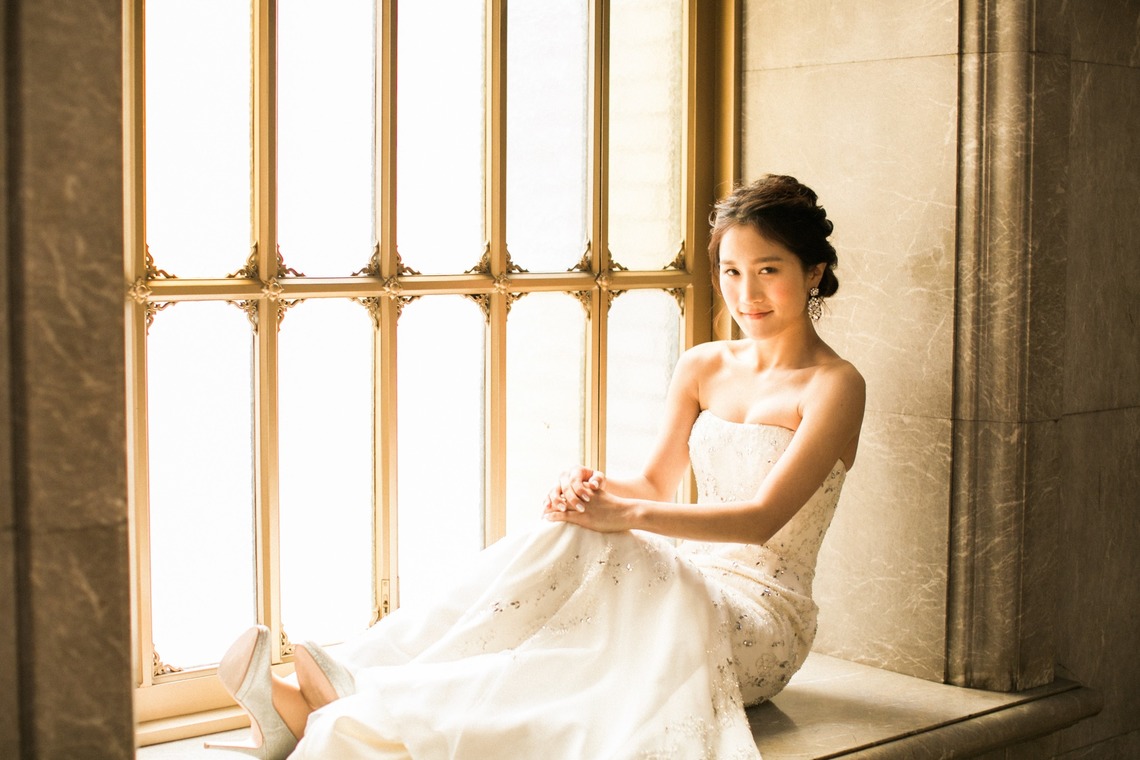 Album of the Honeymoon Photo Shoot taken by Yuki Shimada Photography - Japan Musium Engagement shoot