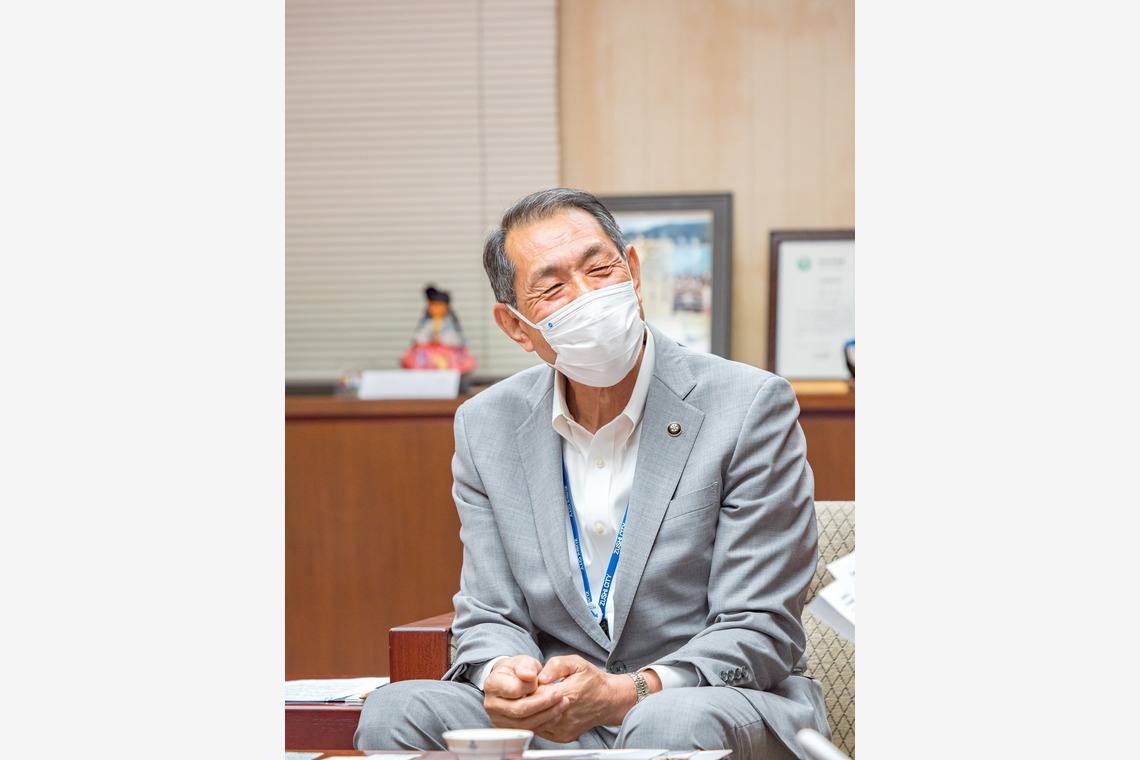 中川彩乃が撮影した「雑誌インタビュー写真ポートフォリオ」の写真