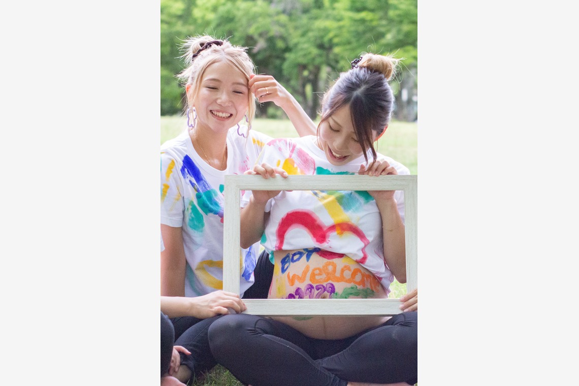 出張撮影　ラブフォト•ブーケが撮影した写真のアルバム「ペインティング＆マタニティフォト　東公園」