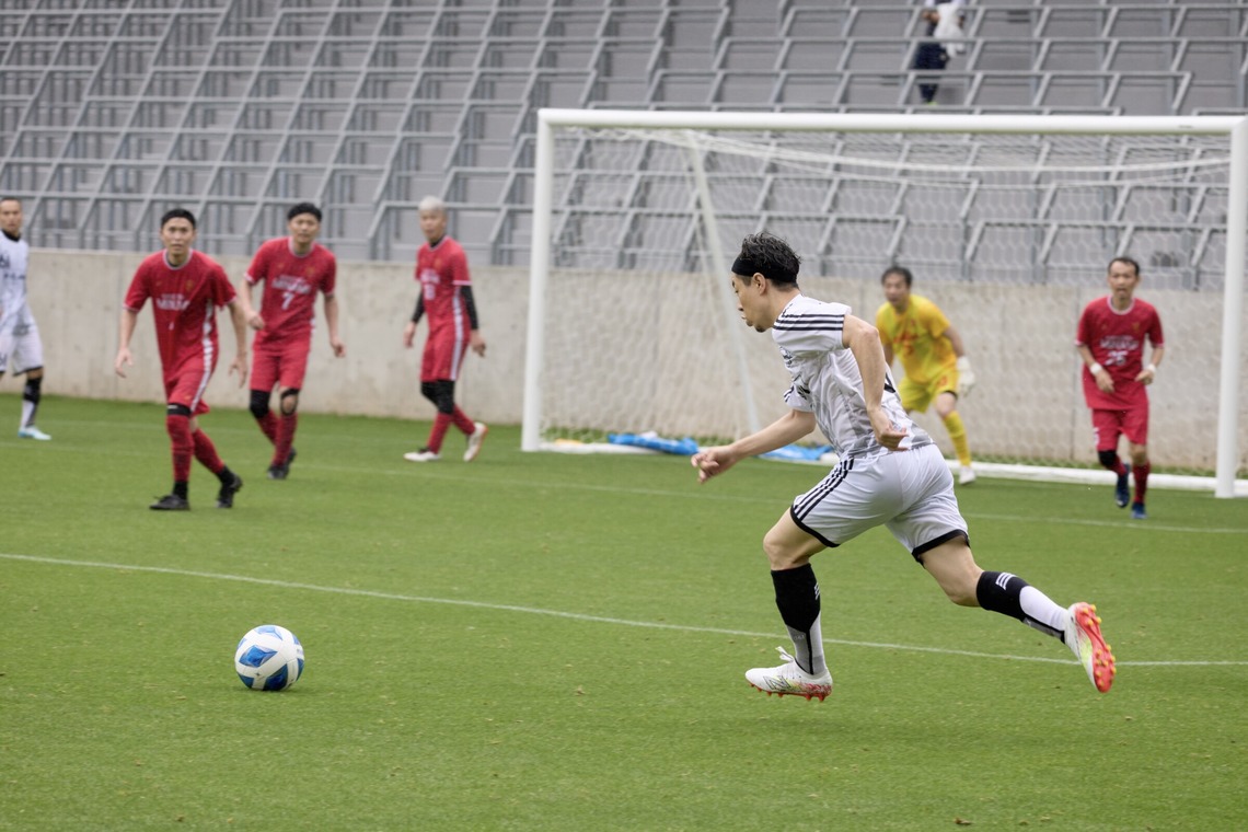 児玉 一成が撮影した「サッカー（金沢ゴーゴーカレースタジアム）」の写真