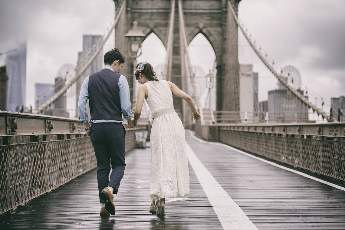 Album of the Honeymoon Photo Shoot taken by Miki Takashima Photography - Engagement Photo