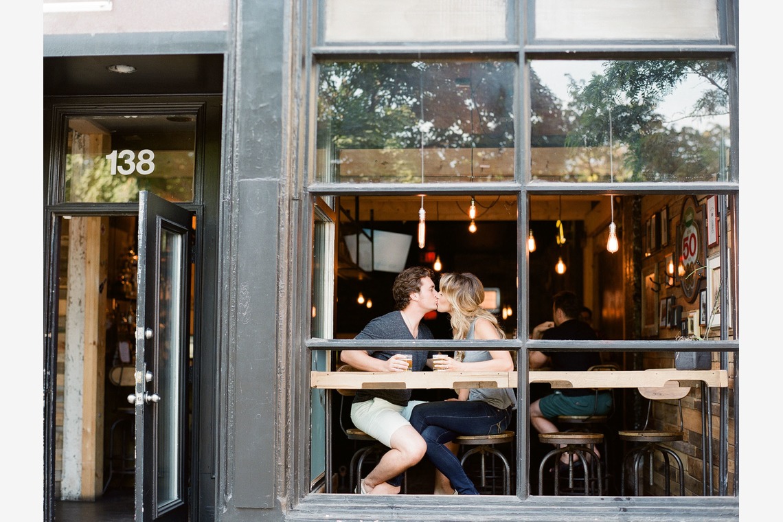 ナビー・ヌム・フォトグラフィーが撮影した「エンゲージメント・ポートフォリオ」の写真