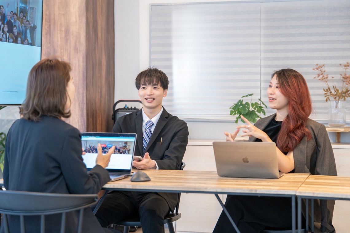 ARUKU PHOTOが撮影した「企業紹介用のオフィス撮影」の写真