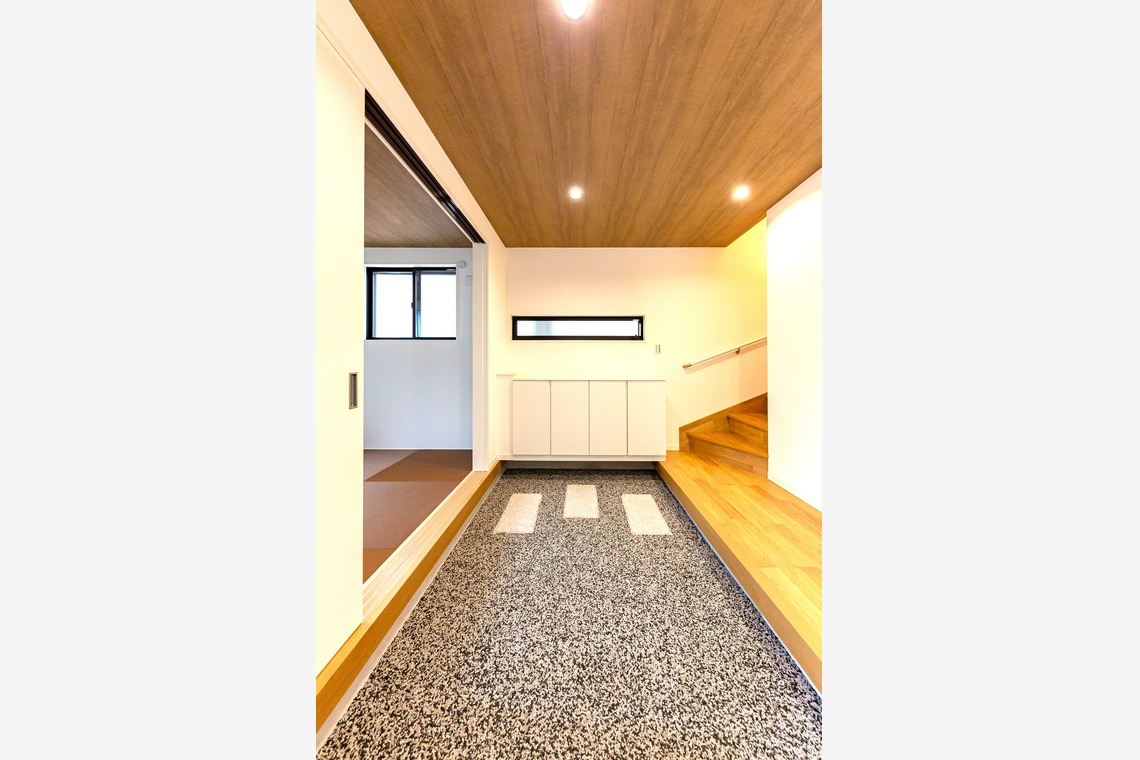 滋賀淳が撮影した「建築、店舗、竣工」の写真