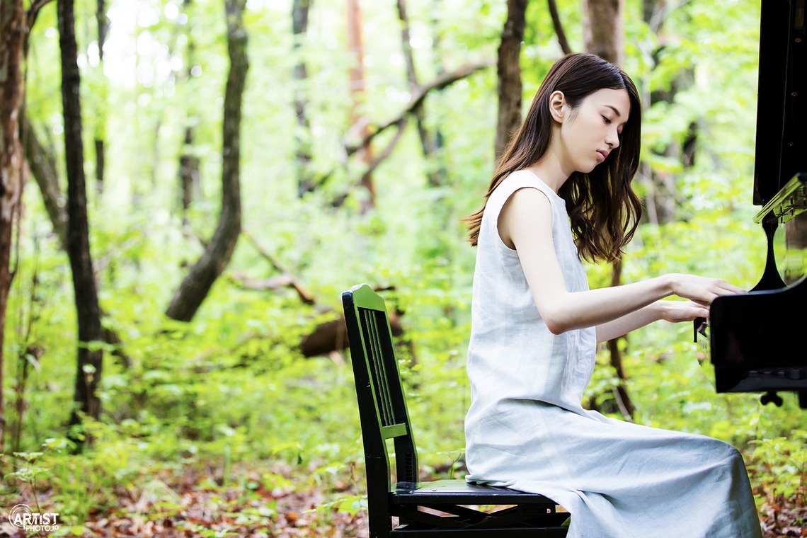 KIRAが撮影した写真のアルバム「森の中のピアノ -  那須塩原のスタジオ撮影」