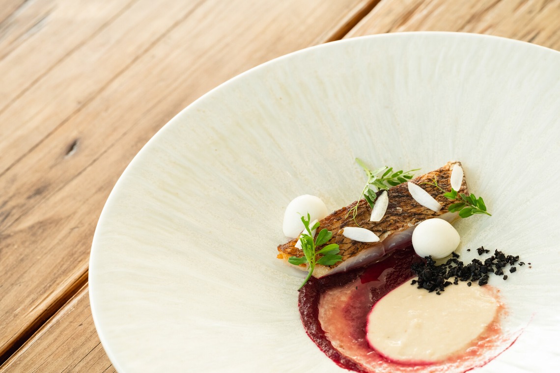 uno e creative act.が撮影した写真のアルバム「素材にこだわるレストランのウェディングコース料理」