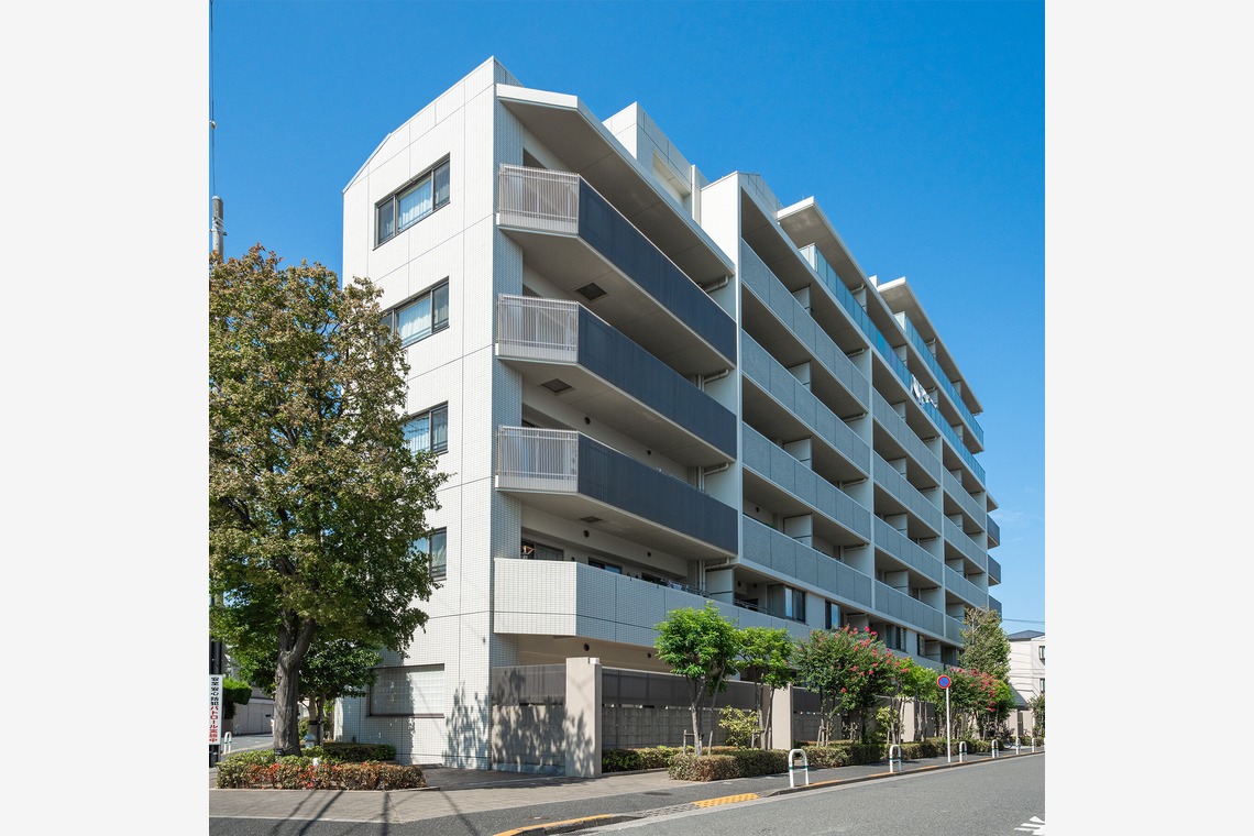 小宮山靖が撮影した写真のアルバム「不動産」