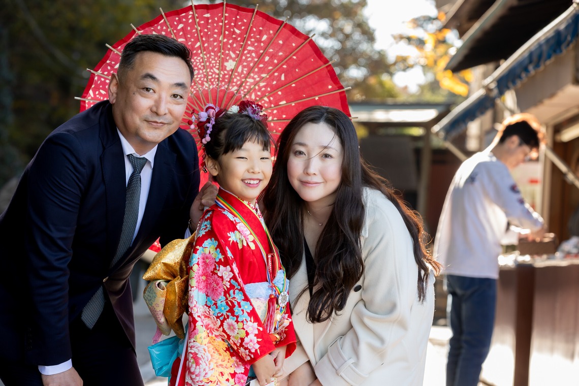 出張撮影くろさわが出張撮影した家族写真(キッズ,ベビーフォト)などが写った「七五三」の家族写真